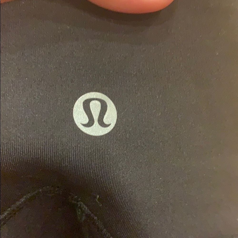 2 pack bundle of lululemon pattern crops SOLD - Picture 5 of 5